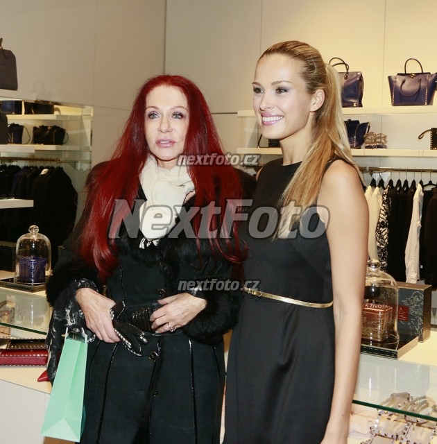 1330 Petra Nemcova Blanka Matragi