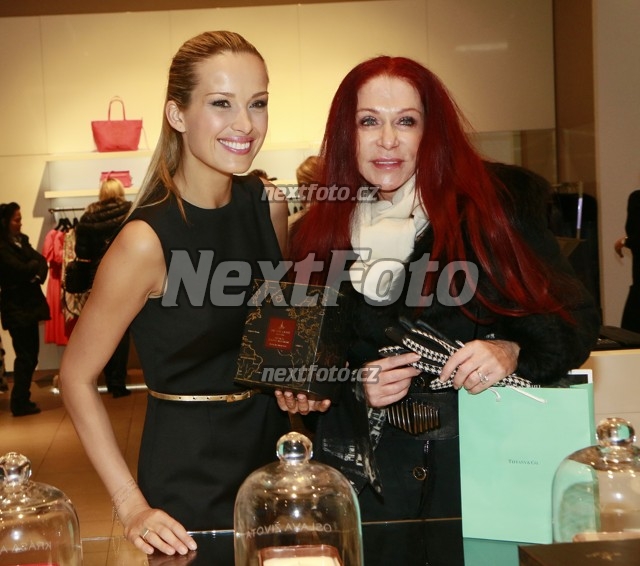 1342 Petra Nemcova Blanka Matragi