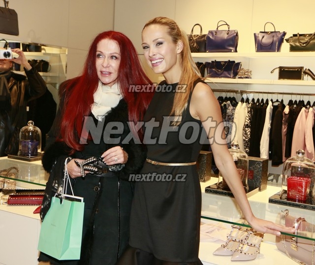 1346 Petra Nemcova Blanka Matragi