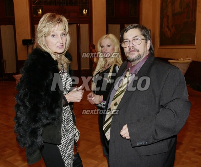 3913 Zuzana Bubilkova Jan Saavedra