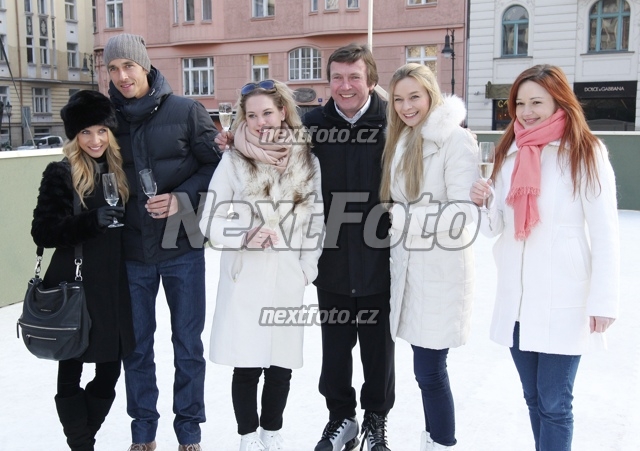 8495 Zdenek Mahdal Lukas Rosol Michaela Ochotska Zuska Velichova Barbora Mottlova
