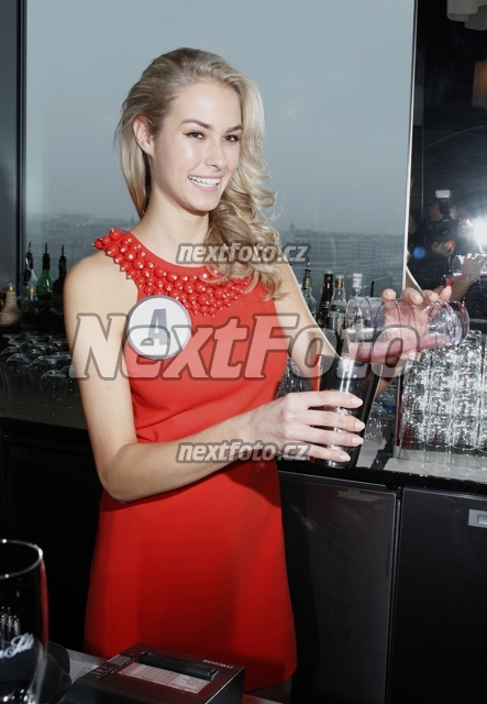 7912 Simona Dvorakova