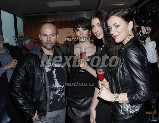 8011 Jitka Valkova Miroslav Cipra Denisa Domanska Andrea Kabicka