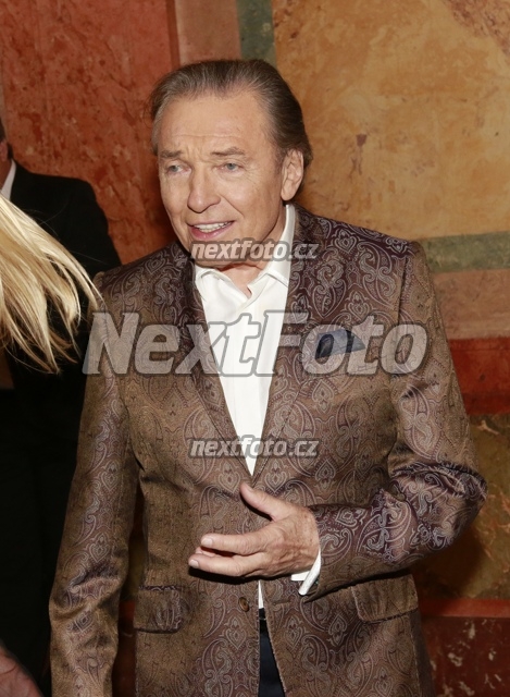 0200 Karel Gott