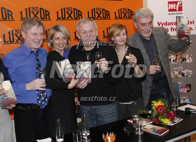 0718 Tereza Z Davle Zdenek Merta Karel Sip Jitka Schneiderova Jan Rosak