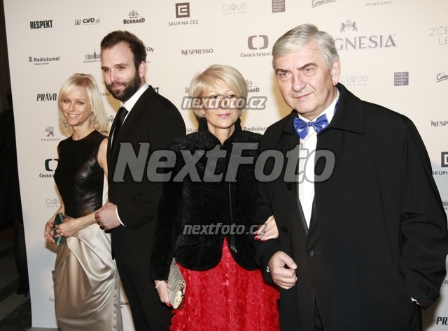 8227 Karin Babinska Miroslav Donutil Zuzana Donutilova