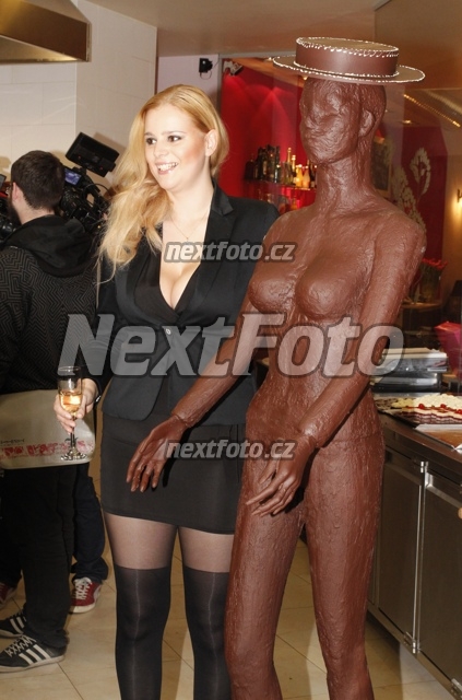 8022 Ornella Stikova