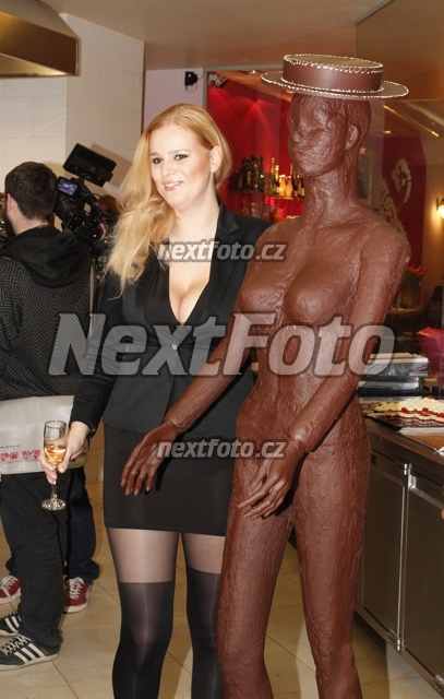 8025 Ornella Stikova