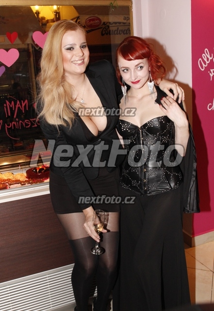 8070 Ornella Stikova Terezie Belcakova