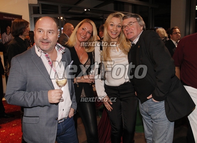 4585 Michal David Vlastimil Harapes Barbora Mottlova