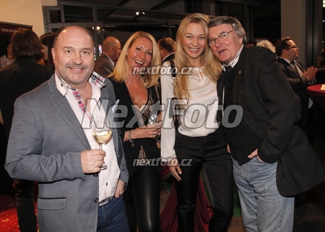 4587 Michal David Vlastimil Harapes Barbora Mottlova