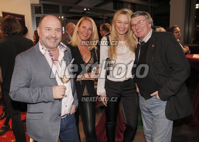 4590 Michal David Vlastimil Harapes Barbora Mottlova