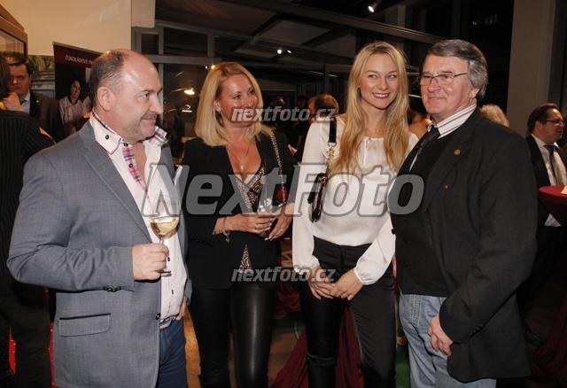 4593 Michal David Vlastimil Harapes Barbora Mottlova