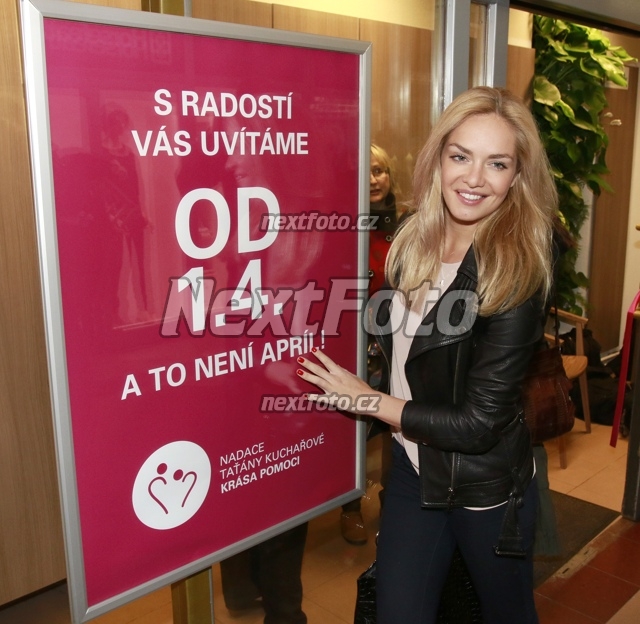 7646 Tatana Kucharova