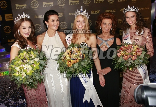 9138 Gabriela Frankova Tereza Skoumalova Nikola Buranska Michaela Malacova Sophia Loren