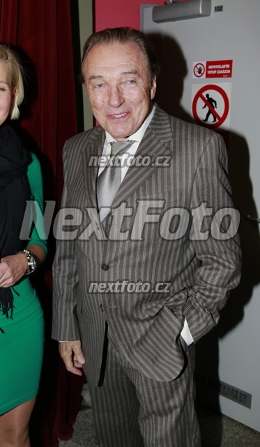 3420 Karel Gott