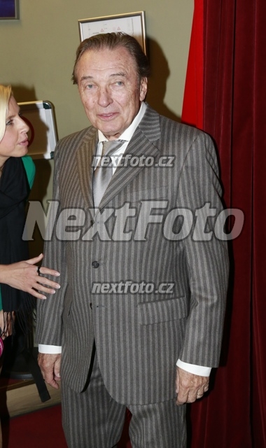 3442 Karel Gott