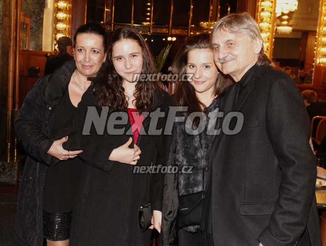5915 Pavel Soukup Isabela Soukupova Siegelova Patricie Soukupova Pamela Soukupova