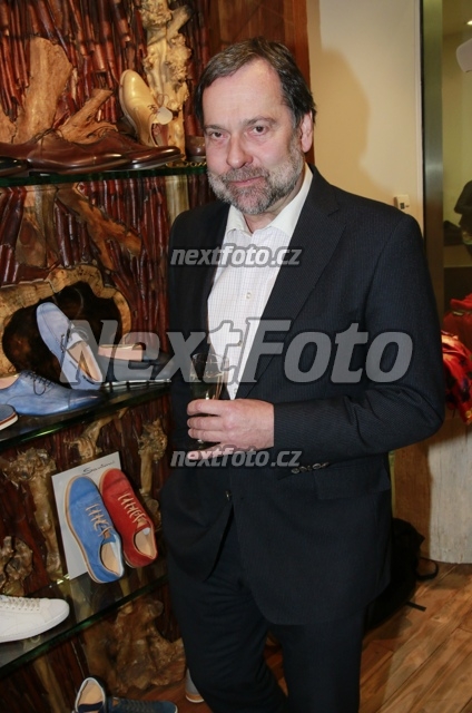 6475 Radek John