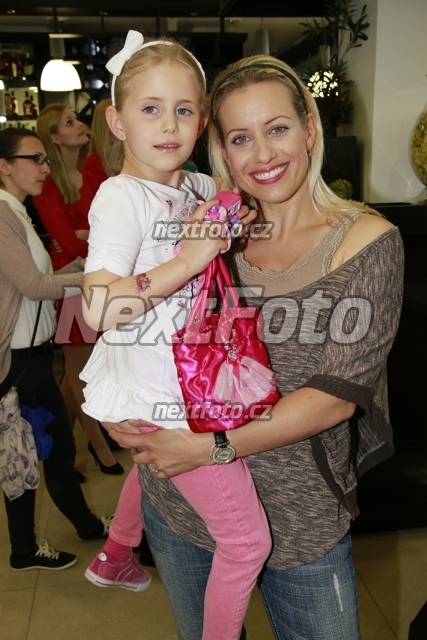 8576 Tereza Matlova Emily Ann Janeckova