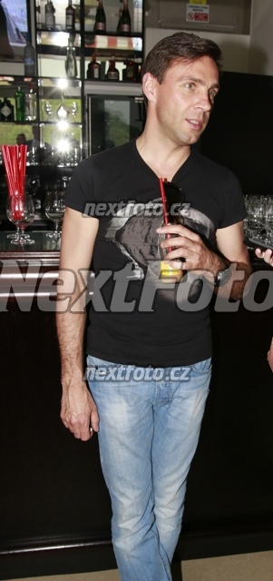 8732 Roman Vojtek