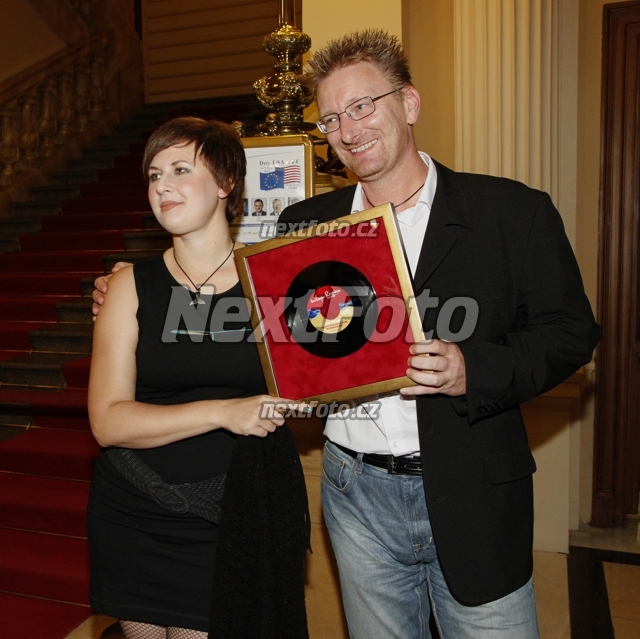 3628 Tereza Cernochova Marek Cernoch