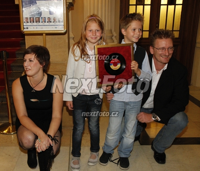 3649 Tereza Cernochova Marek Cernoch