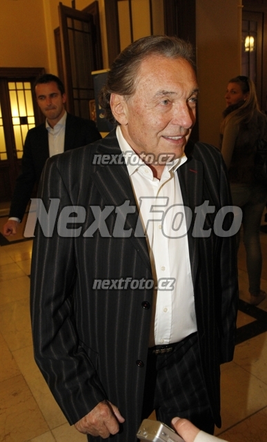 3673 Karel Gott