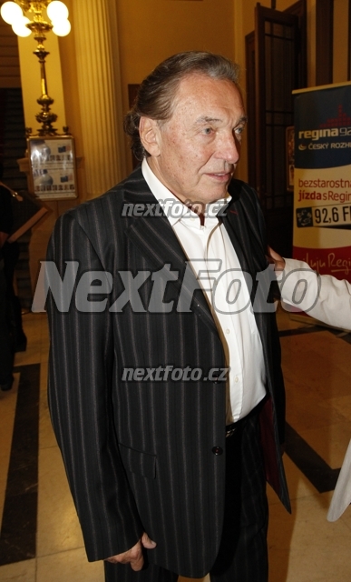 3675 Karel Gott