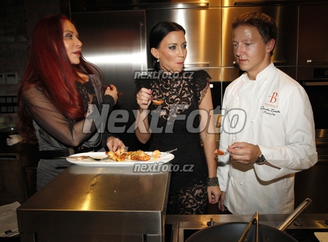 4090 Blanka Matragi Gabina Partysova