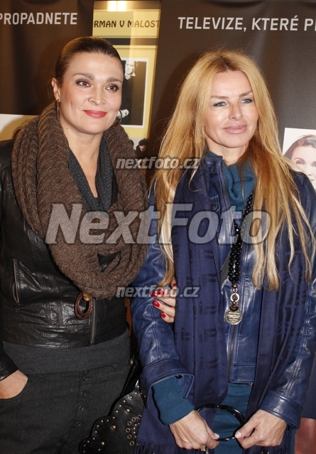 4954 Mahulena Bocanova Zuzana Strakova