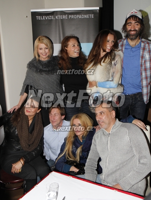 6286 Iveta Bartosova Jan Antonin Duchoslav Marketa Hrubesova Alice Bendova Jakub Kohak Zuzana Strakova David Sucharipa Mahulena Bocanova