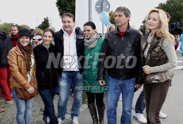 5783 Jan Zelezny Gabina Partysova Eva Decastelo Kristyna Janackova Katerina Brozova