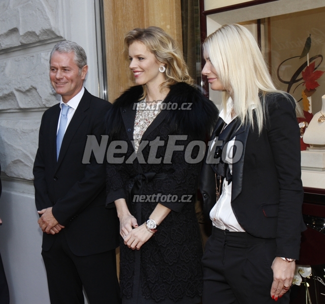 8278 Eva Herzigova