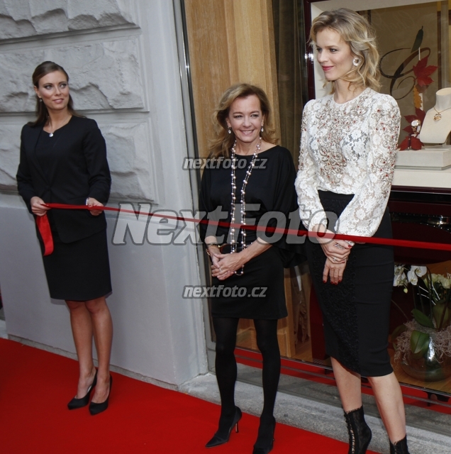8315 Eva Herzigova Caroline Scheufele