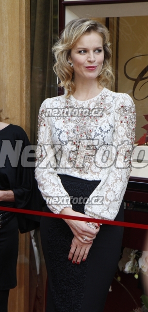 8336 Eva Herzigova