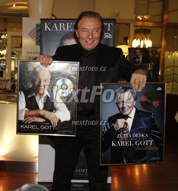 9499 Karel Gott
