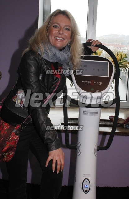 8106 Lucie Benesova