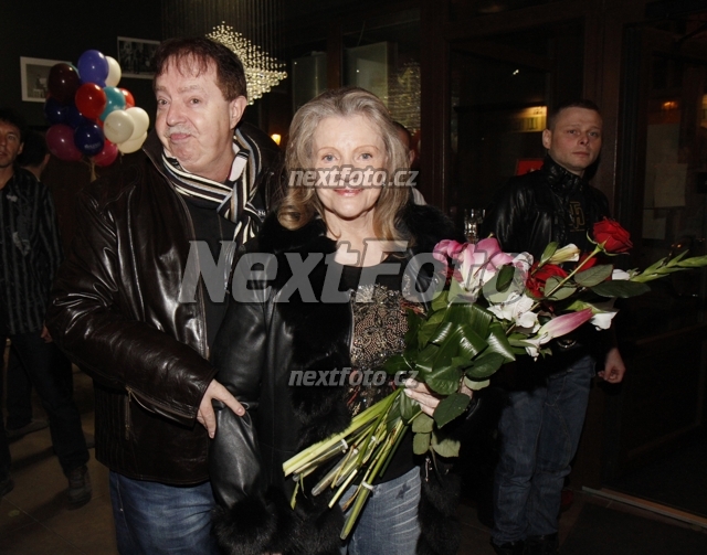 2310 Eva Pilarova Jan Kolomaznik