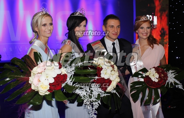9984 Dominika Adamciova Tereza Linhova Veronika Kostalova Lukas Dacik