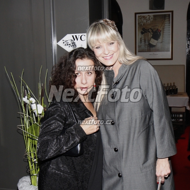 6021 Chantal Poullain Ester Kocickova
