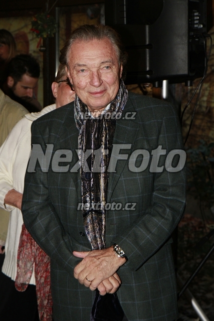 7661 Karel Gott