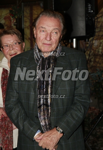 7665 Karel Gott