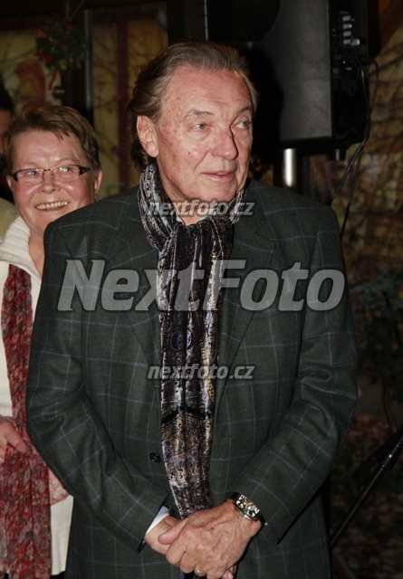 7667 Karel Gott