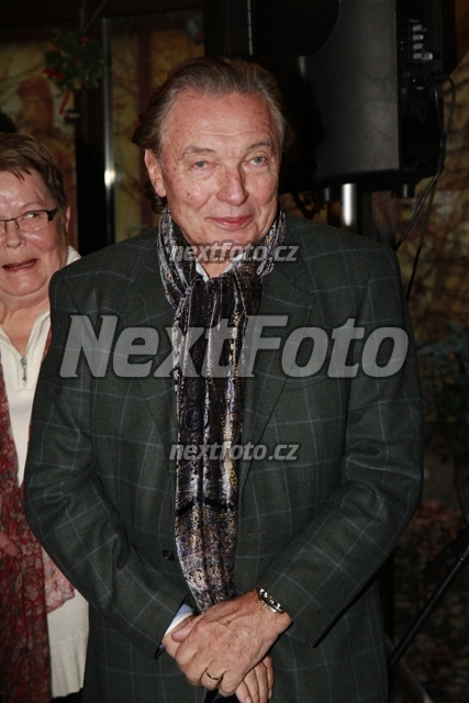7669 Karel Gott