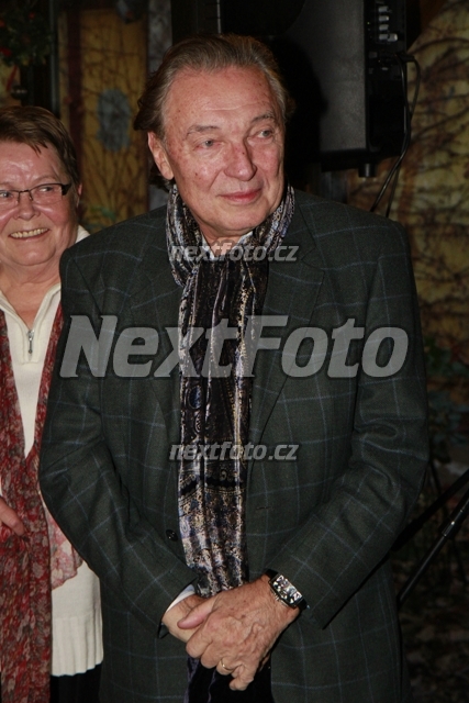 7672 Karel Gott