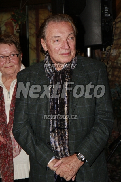 7676 Karel Gott