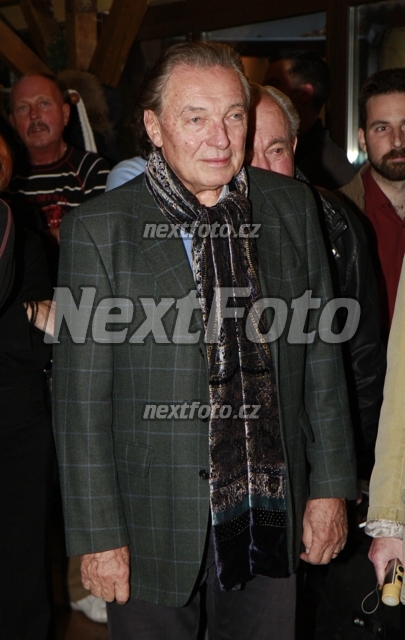 7683 Karel Gott