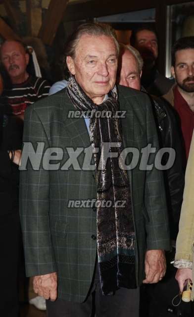7685 Karel Gott
