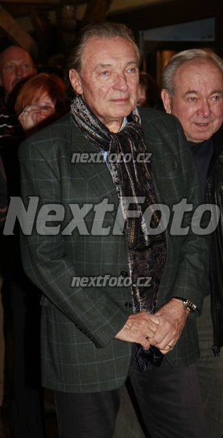 7694 Karel Gott